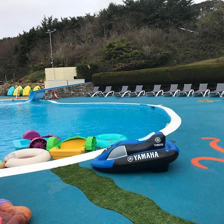 Exclusive 3 Bedroom Caravan, Sleeps 8 People At Parkdean Newquay Holiday Park, Cornwall, Uk Luaran gambar