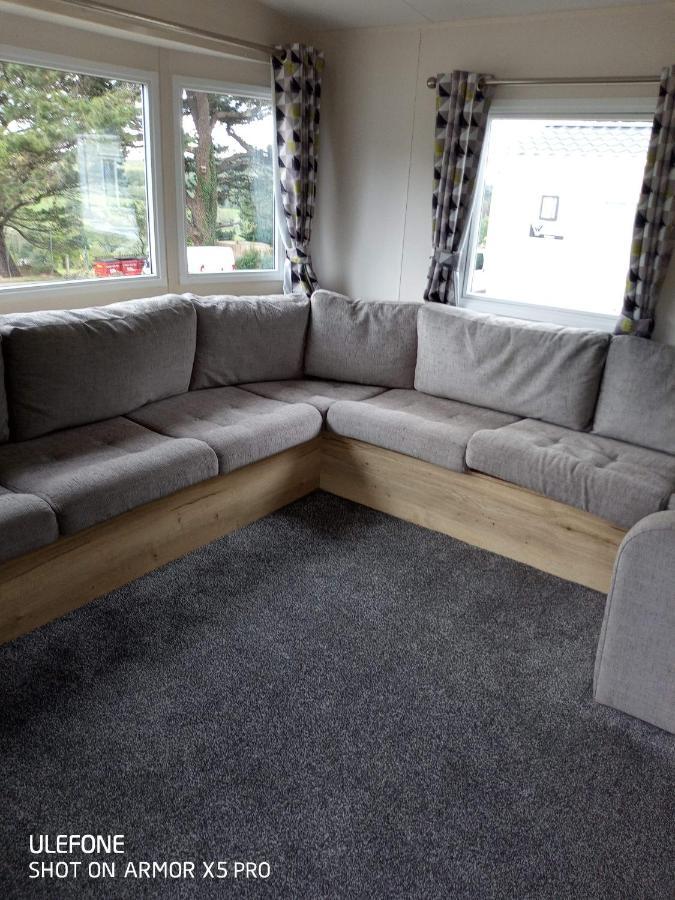 Exclusive 3 Bedroom Caravan, Sleeps 8 People At Parkdean Newquay Holiday Park, Cornwall, Uk Luaran gambar